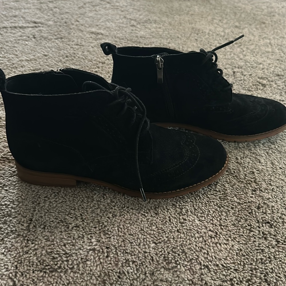 Suede black boots